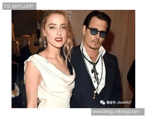 00后英国网红索汉与女友Mya首次共度圣诞甜蜜合照曝光引热议