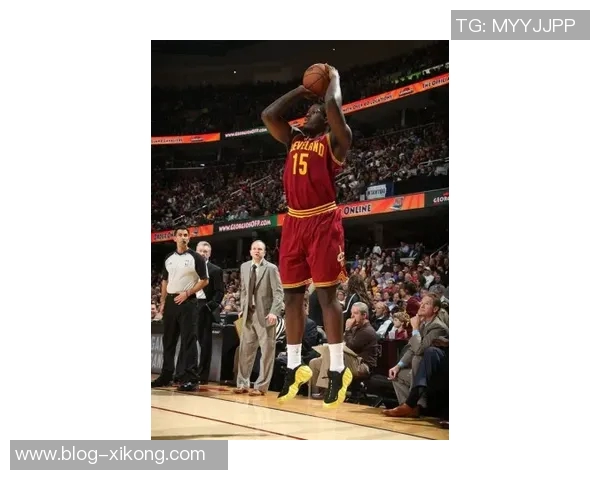 KD调侃全明星表现不佳归咎于库里和利拉德的三分球风格