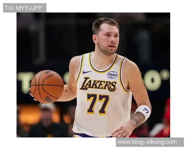 东契奇盛赞艾顿下半场表现称其对球队至关重要 东契奇盛赞艾顿下半场表现称其对球队至关重要