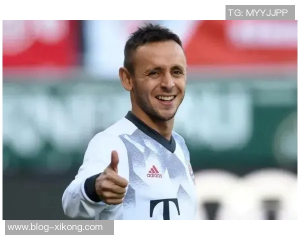 前拜仁后卫拉菲尼亚正式加盟圣保罗担任体育经理职务 前拜仁后卫拉菲尼亚正式加盟圣保罗担任体育经理职务