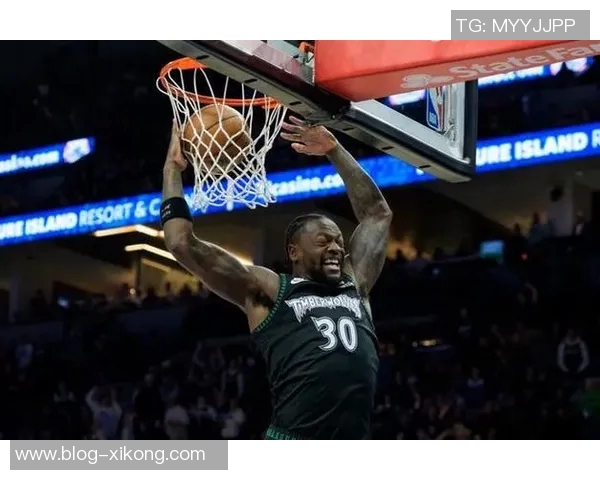 兰德尔第三节高效发力砍下17分助球队逆转局势展现领袖风范 兰德尔第三节高效发力砍下17分助球队逆转局势展现领袖风范