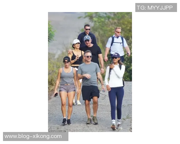 00后英国网红索汉与女友Mya首次共度圣诞甜蜜合照曝光引热议